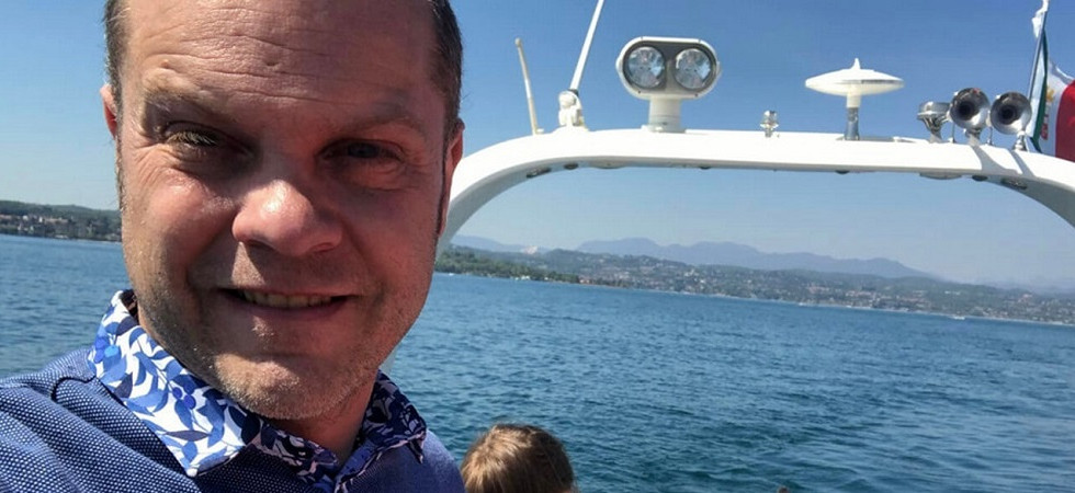 Le ultime foto prima della scomparsa: nel lago di Garda si cerca il papà 41enne Alessandro Redaelli